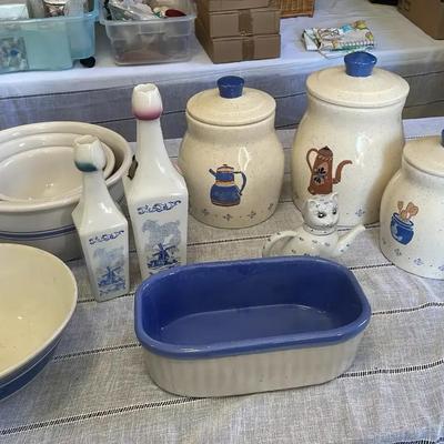 Sale Photo Thumbnail #25: Country Canister Lot 