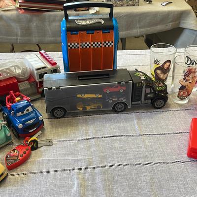 Sale Photo Thumbnail #22: Fun Toys: Matchbox / Cars / Wrestling Lot 