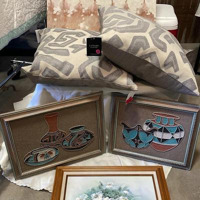 Sale Photo Thumbnail #52: Home Decorating Lot 