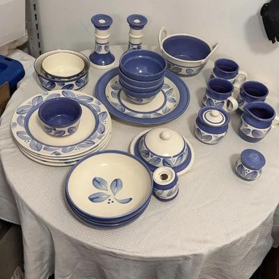 Sale Photo Thumbnail #17: Pfaltzgraff Villa Flora - 25 Miscellaneous Pieces