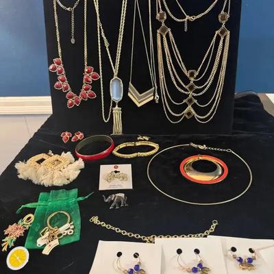 Sale Photo Thumbnail #88: Costume Jewelry: Fun, fun, fun! 