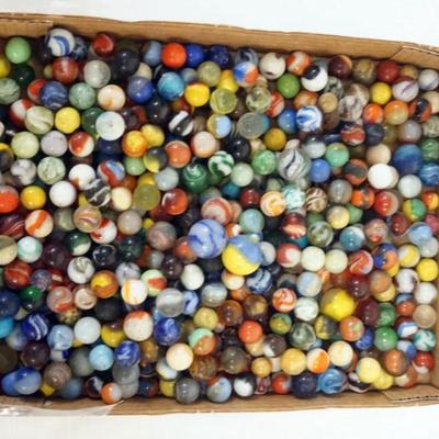 Sale Photo Thumbnail #147: 1139	LARGE ASSORTMENT OF ANTIQUE MARBLES
