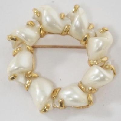 Sale Photo Thumbnail #168: 1160	14K GOLD SEED TYPE PEARL PIN, APPROXIMATELY 1 1/4 IN DIAMETER, 4.51 DWT INCLUDING STONES
