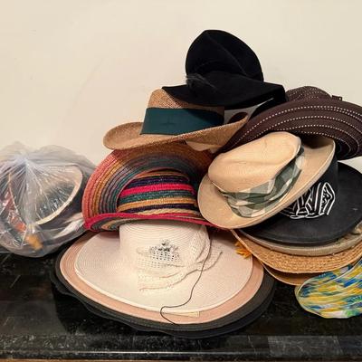 Large Lot of Women’s Sun Hats, Straw Hats & Fashion Hats
