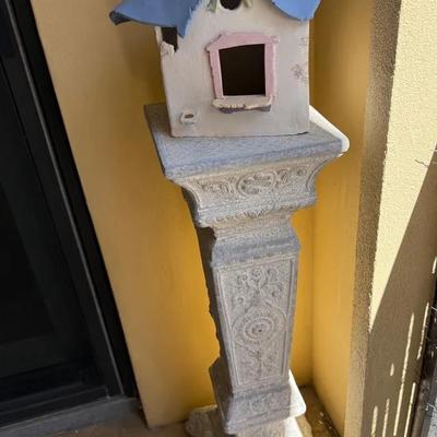 Decorative Pedestal with Cottage Birdhouse