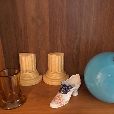 Decorative Shelf Lot – Marble Columns, Glass Pieces & Porcelain Shoe