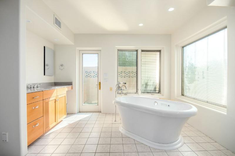 Sale Photo Thumbnail #8