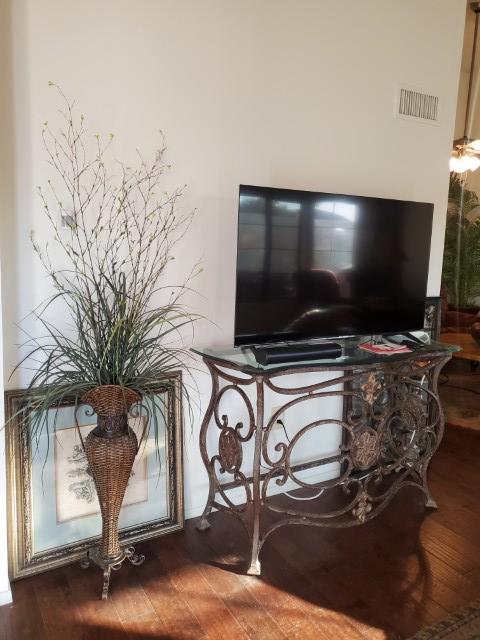 Sale Photo Thumbnail #33