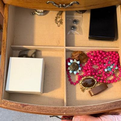 Sale Photo Thumbnail #138