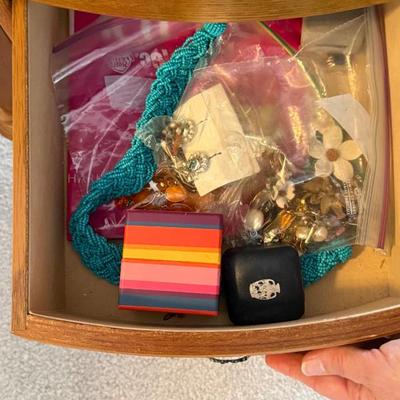 Sale Photo Thumbnail #141