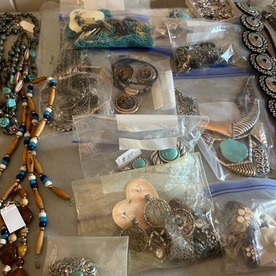 Sale Photo Thumbnail #918