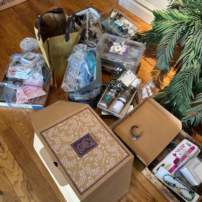 Sale Photo Thumbnail #102