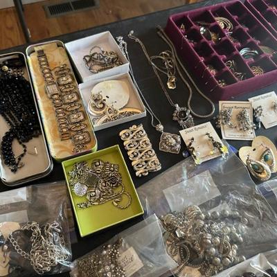 Sale Photo Thumbnail #898