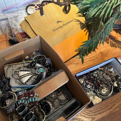 Sale Photo Thumbnail #904