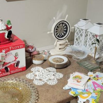 Sale Photo Thumbnail #87: Fitz & Floyd Santa and Decor