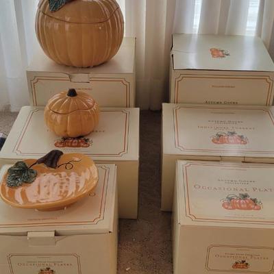 Sale Photo Thumbnail #29: William Sonoma Autumn Gourd Collection x2