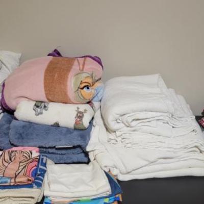 Sale Photo Thumbnail #77: Blankets