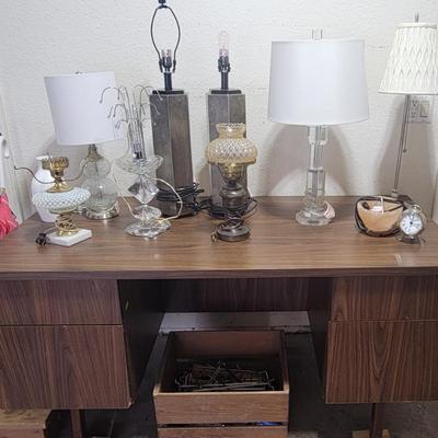 Sale Photo Thumbnail #170: Large Assortment of Table Lamps