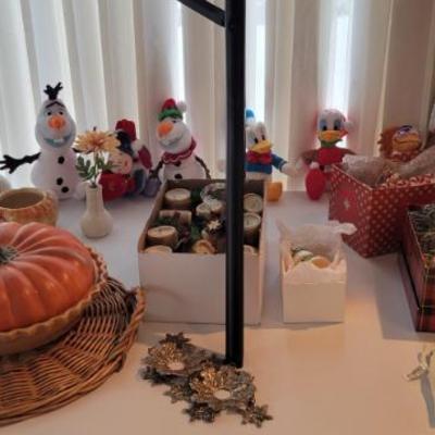 Sale Photo Thumbnail #28: Holiday