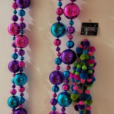 Sale Photo Thumbnail #111: Holiday Garland