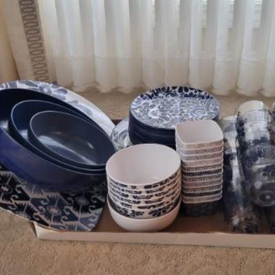 Sale Photo Thumbnail #30: Nice Blue and White Plastic Dish Set