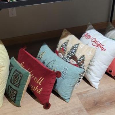 Sale Photo Thumbnail #83: Holiday Accent Pillows