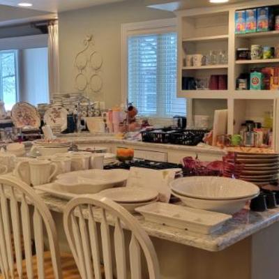 Sale Photo Thumbnail #4: The Kitchen