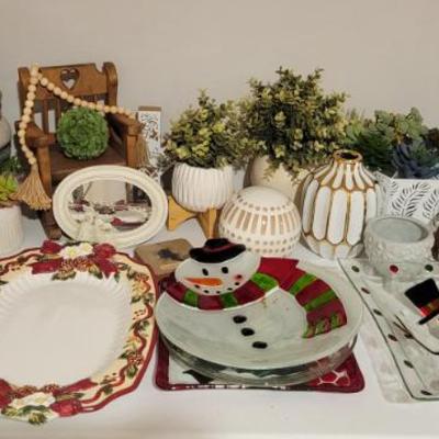 Sale Photo Thumbnail #116: Holiday Platters and Decor 