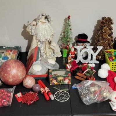 Sale Photo Thumbnail #138: Holiday