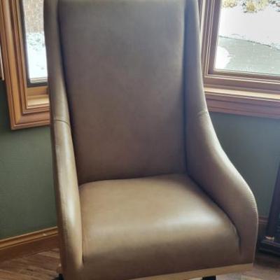 Sale Photo Thumbnail #59: Very Nice Leather Office Chair