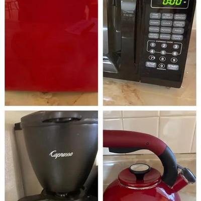 Kitchen Small Appliance Lot-Toaster, Microwave, Coffee Pot