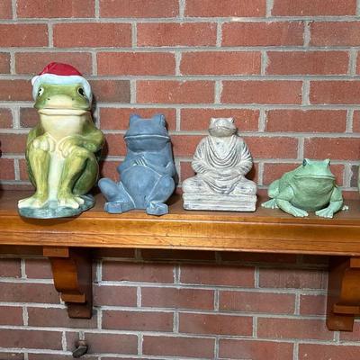 Collection Of Frogs Including A Cookie Jar