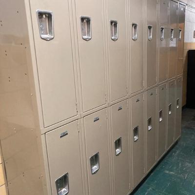Sale Photo Thumbnail #48: Lockers