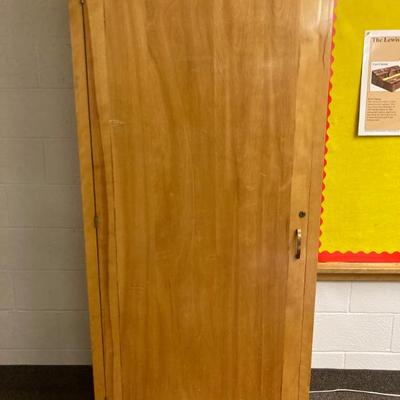 Sale Photo Thumbnail #60: Coat Closet