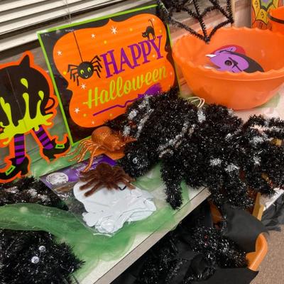 Sale Photo Thumbnail #86: Holiday decorations 