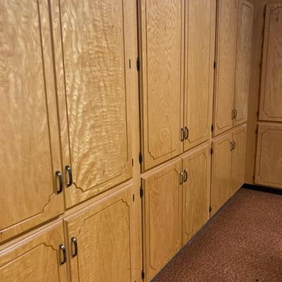 Sale Photo Thumbnail #131: Cabinets