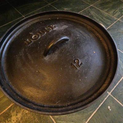 Lodge Cast Iron Dutch Oven 12