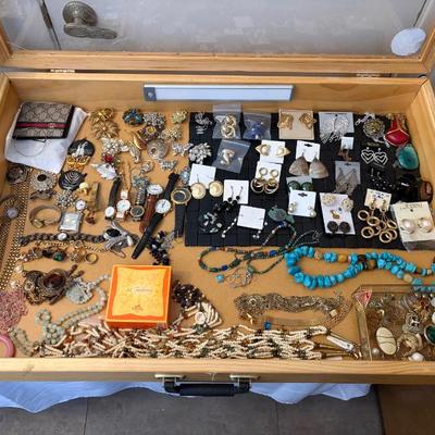 Sale Photo Thumbnail #179