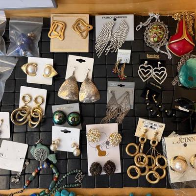 Sale Photo Thumbnail #180