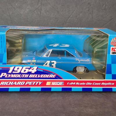 1:24 Die Cast Metal Racing Champions Petty Racing 50th Anniversary 1964 Plymouth Belvedere - In Original Box
