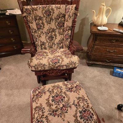 Sale Photo Thumbnail #27: Glider & Ottoman