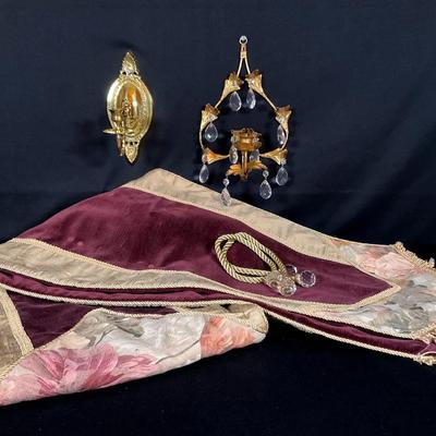 Touches Of Gold And Glitz