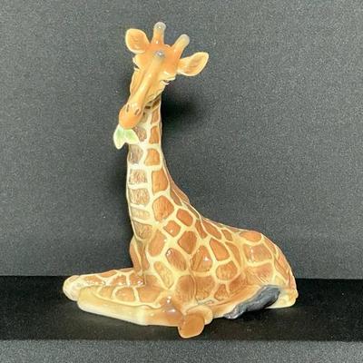 FRANZ Sculptured Fine Porcelain Mother Giraffe Figurine 