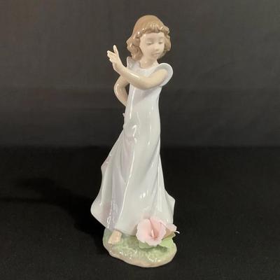 Lladro Bellflower, Symbol Of Gratitude