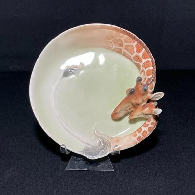 FRANZ Fine Porcelian Giraffe Sculptured Design Round Platter 