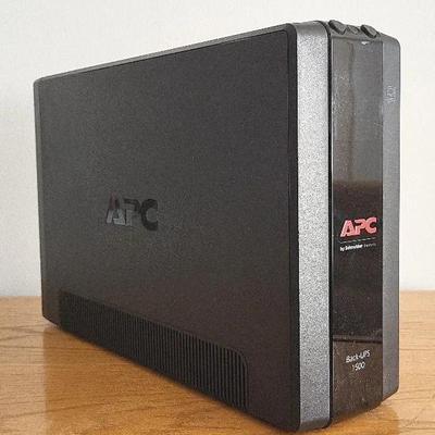 APC Back-UPS 1500 (LR)