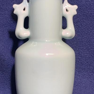 Chinese Procelain Song Dynasty Longquan Celadon Inspired Vase