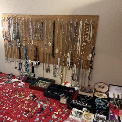 Sale Photo Thumbnail #32