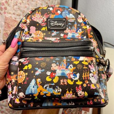 Sale Photo Thumbnail #17: Disney backpacks 