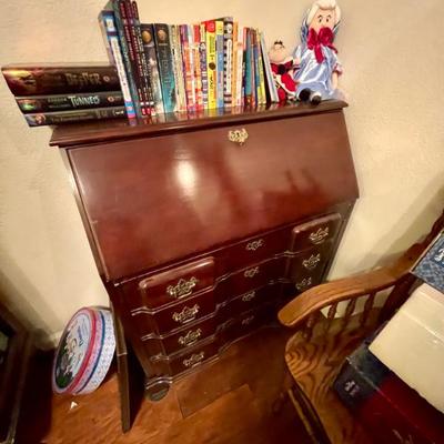 Sale Photo Thumbnail #43: Desk 